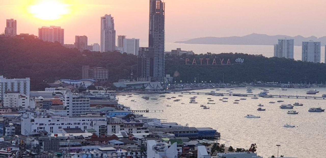 The Base Central Pattaya Quiet King-Bed With Infinity Pool & Free Netflix! エクステリア 写真
