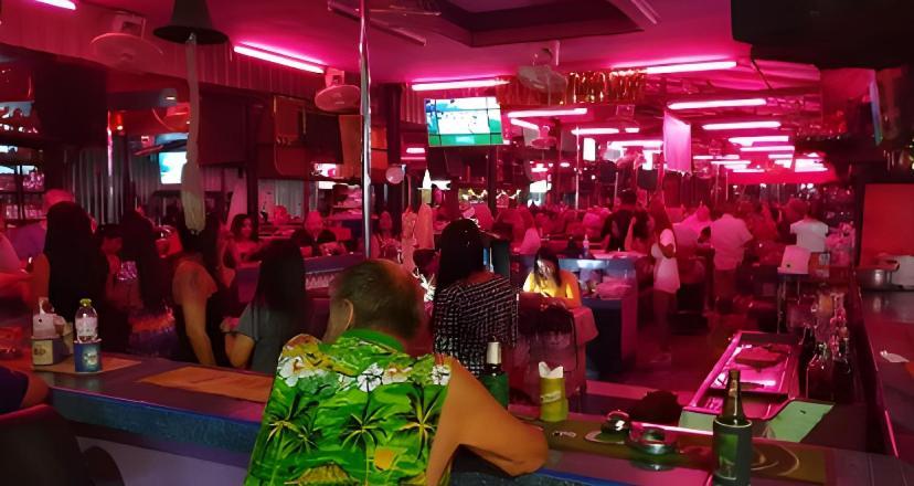 The Base Central Pattaya Quiet King-Bed With Infinity Pool & Free Netflix! エクステリア 写真